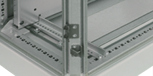 Шкаф может оснащаться монтажной панелью с возможностью фиксации на любой необходимой глубине