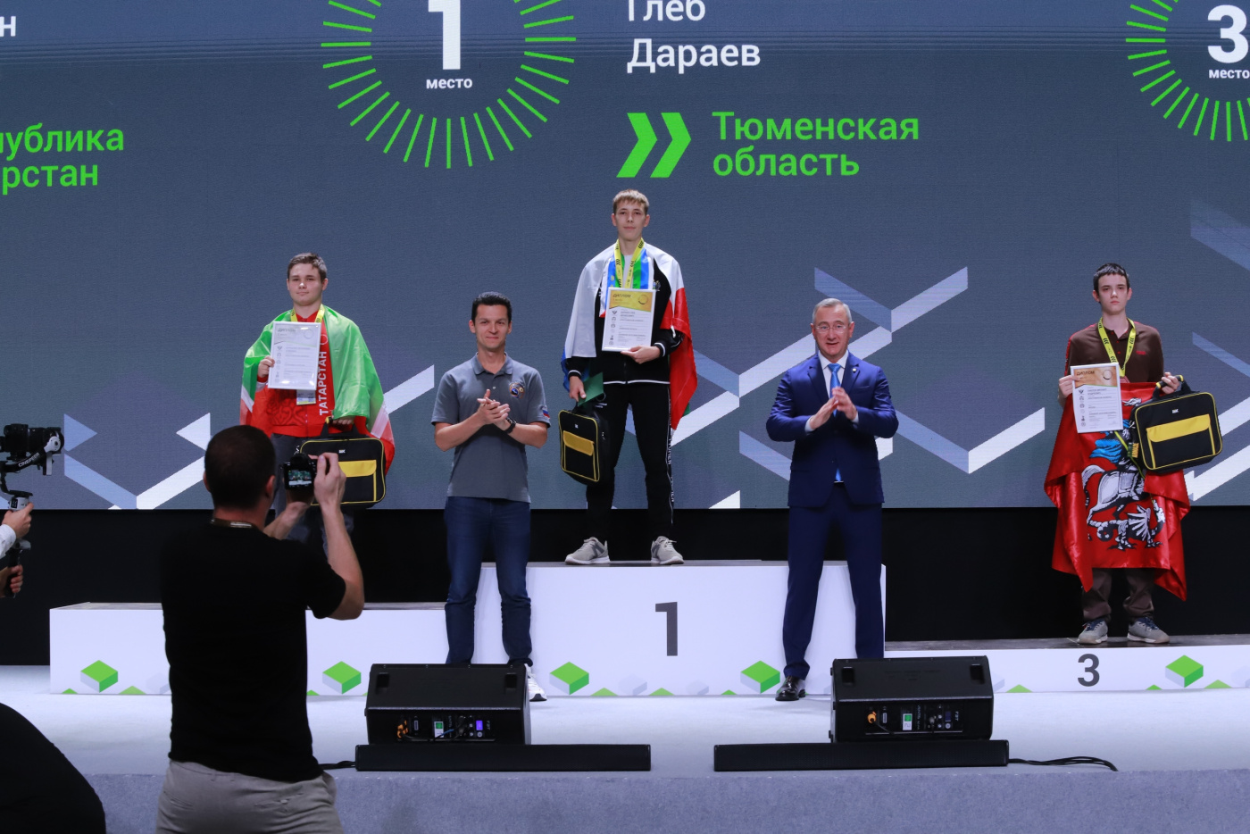 шапша и юниоры.jpg