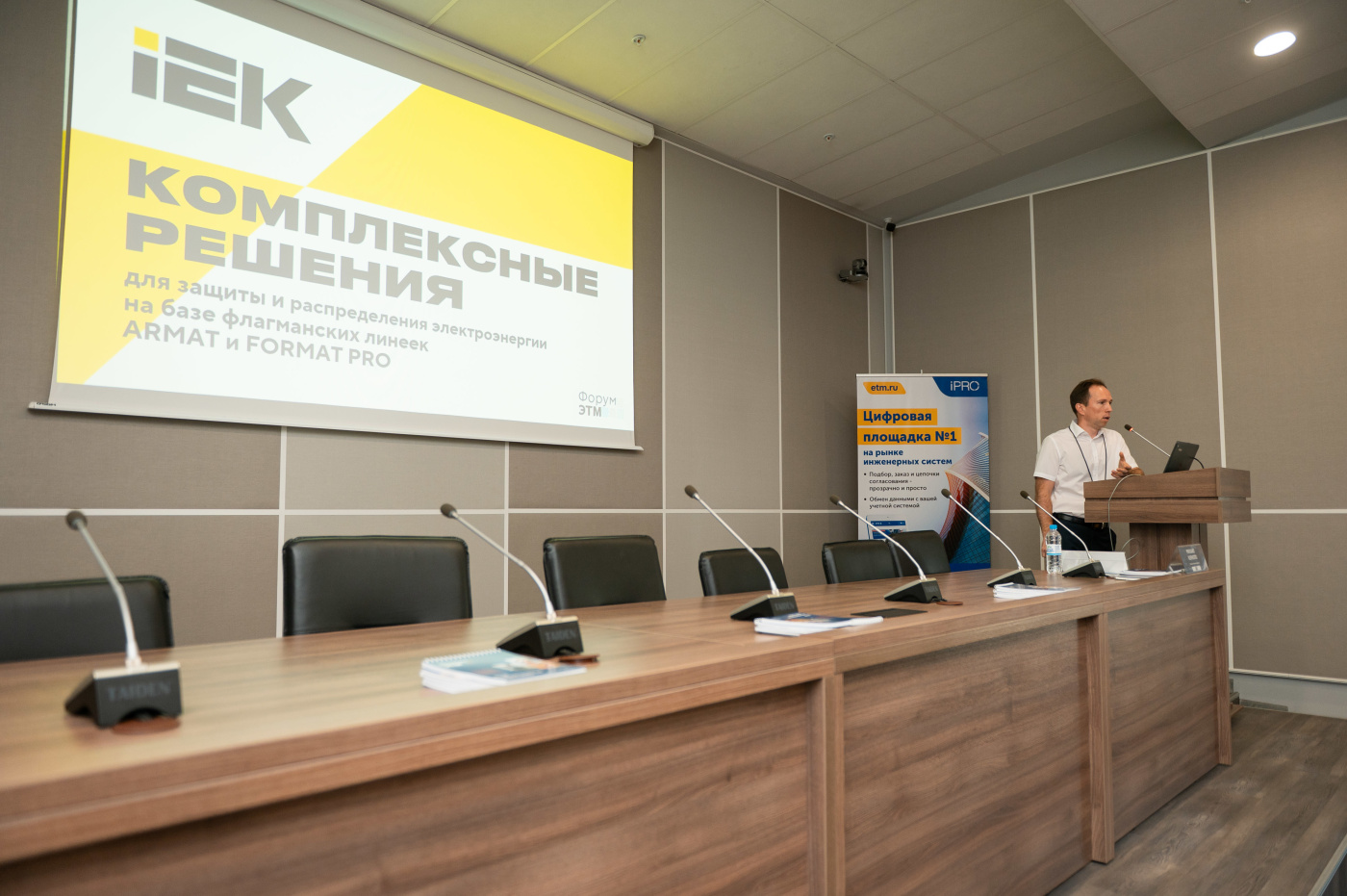 2__REZ6168.jpg 2__REZ6168.jpg